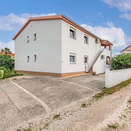 Beautiful Apartment In Vir With Wifi Екстериор снимка