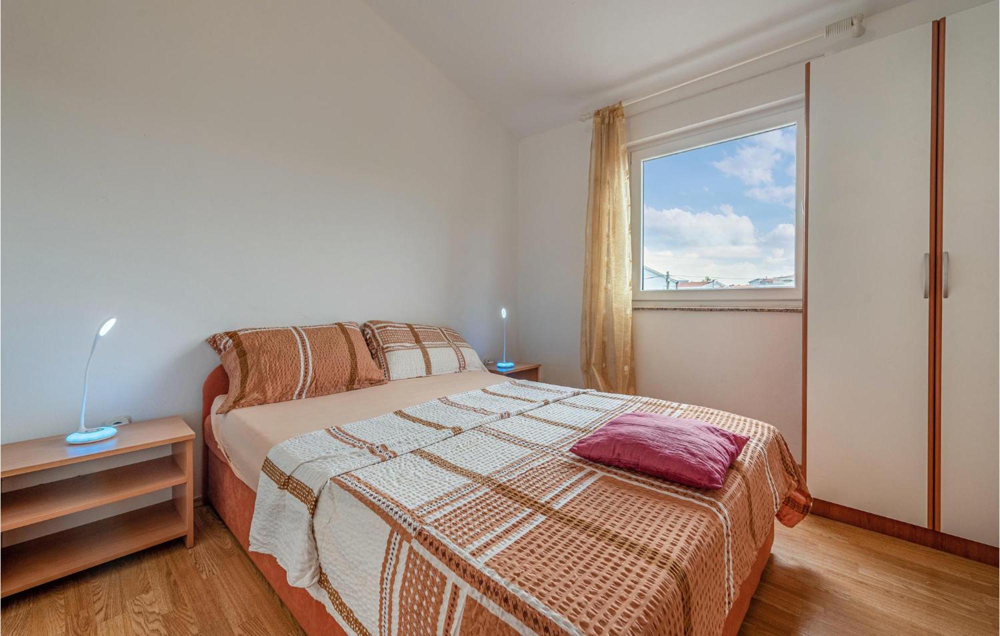 Beautiful Apartment In Vir With Wifi Екстериор снимка