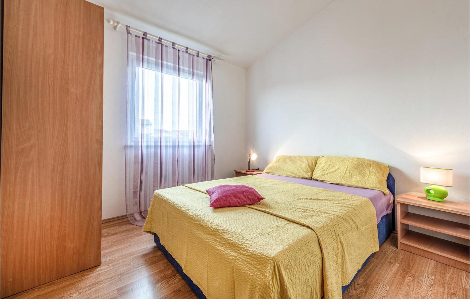 Beautiful Apartment In Vir With Wifi Екстериор снимка