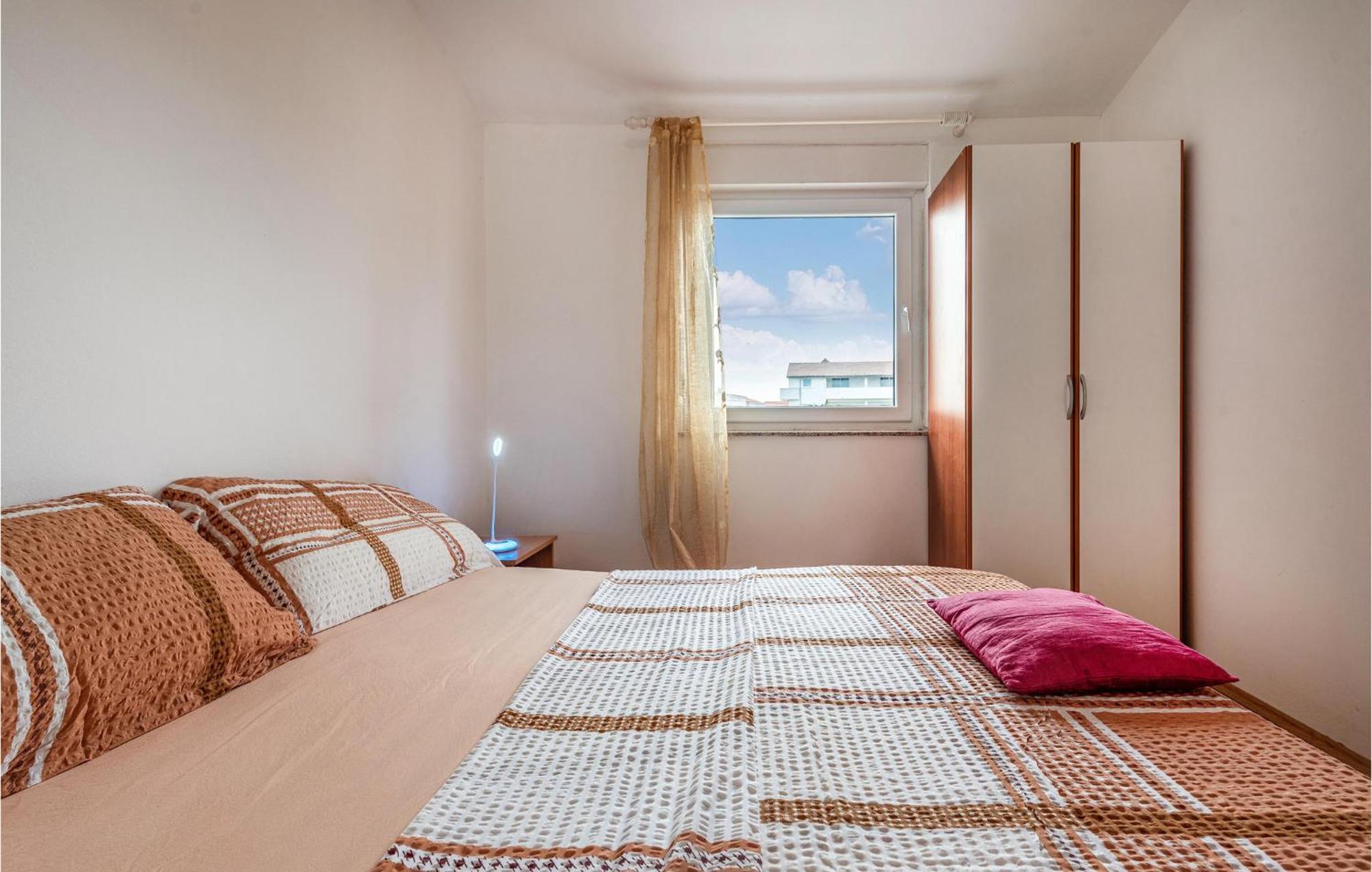 Beautiful Apartment In Vir With Wifi Екстериор снимка